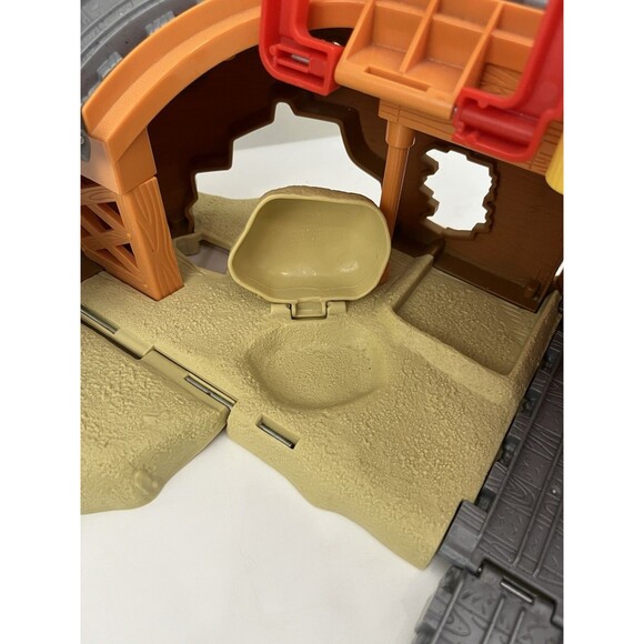 Thomas & Friends 2011 Take-n-Play Thomas at Pirate's Cove V6447 - Complete Set - Picture 3 of 8